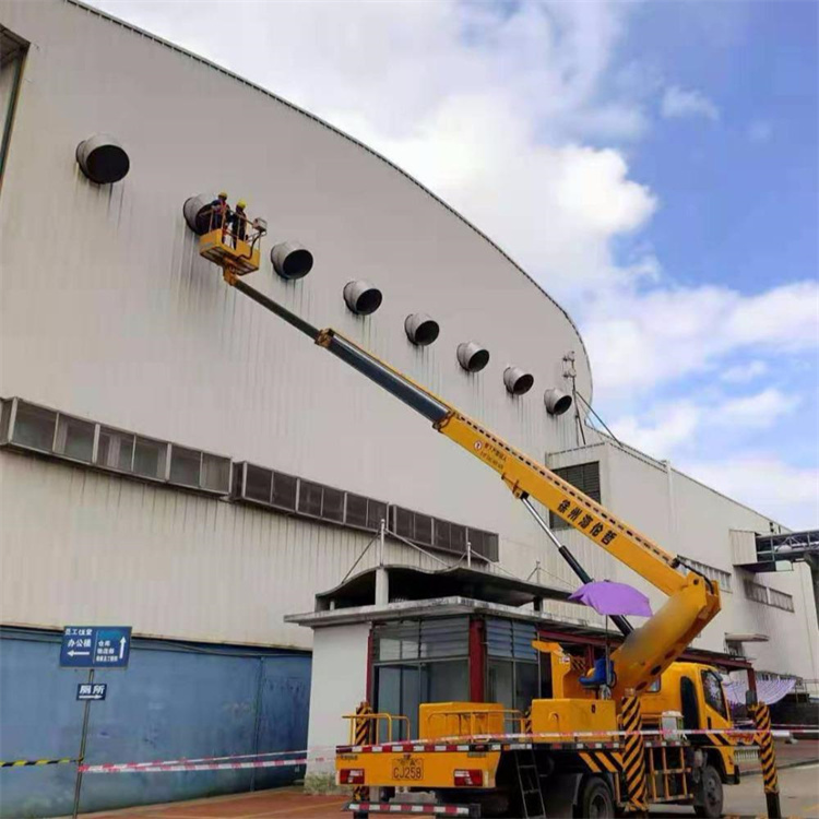 榕城高空作业车出租服务：专业广告牌安装解决方案