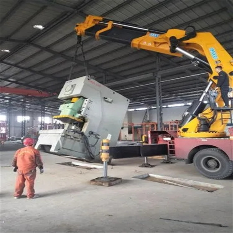 榕城80吨折臂吊车出租附近电话